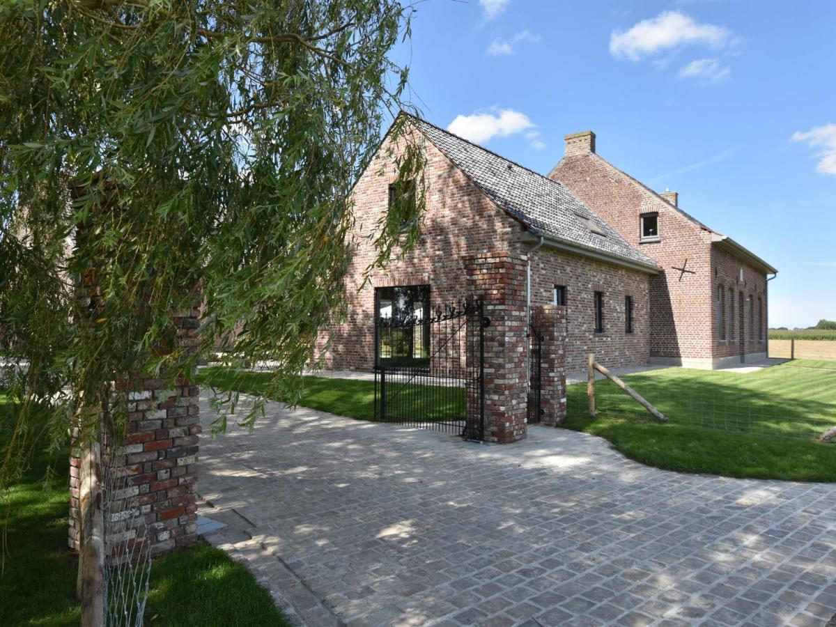 Spacious Holiday Home With Pond In Poperinge Roesbrugge-Haringe Kültér fotó