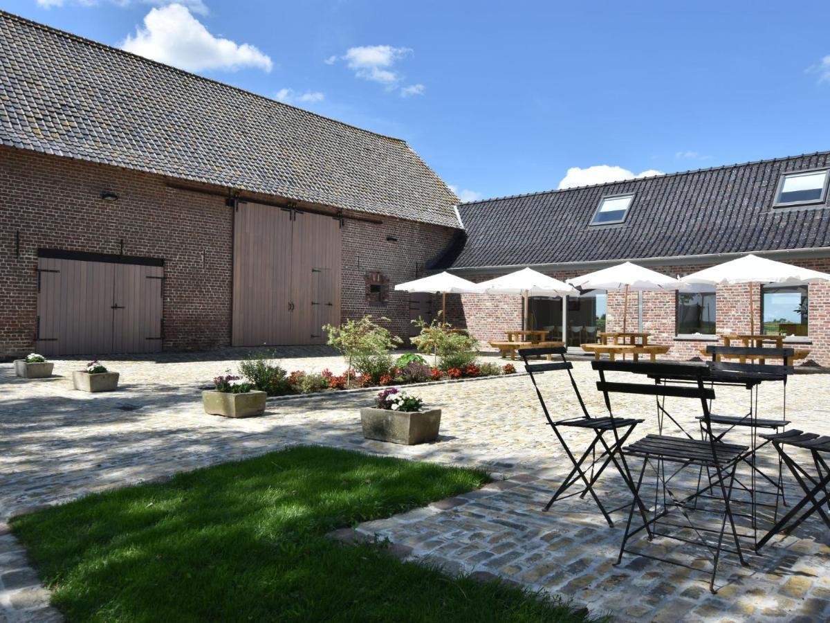 Spacious Holiday Home With Pond In Poperinge Roesbrugge-Haringe Kültér fotó