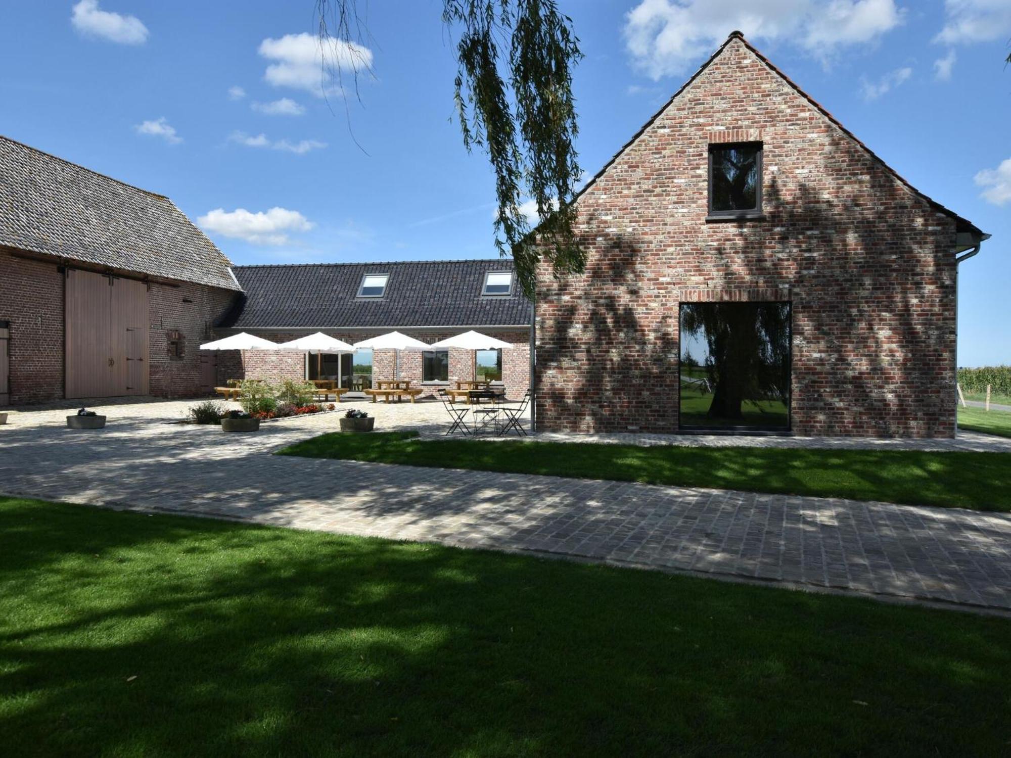 Spacious Holiday Home With Pond In Poperinge Roesbrugge-Haringe Kültér fotó