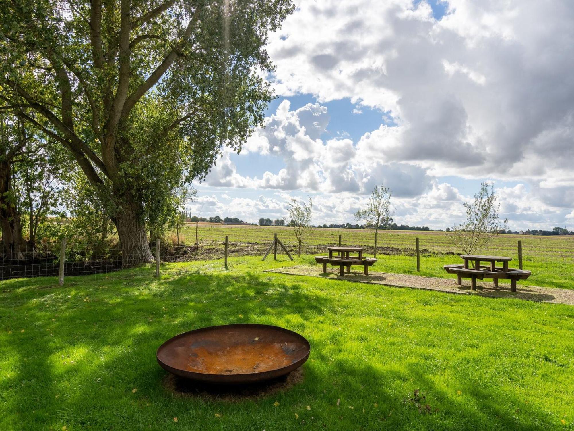 Spacious Holiday Home With Pond In Poperinge Roesbrugge-Haringe Kültér fotó