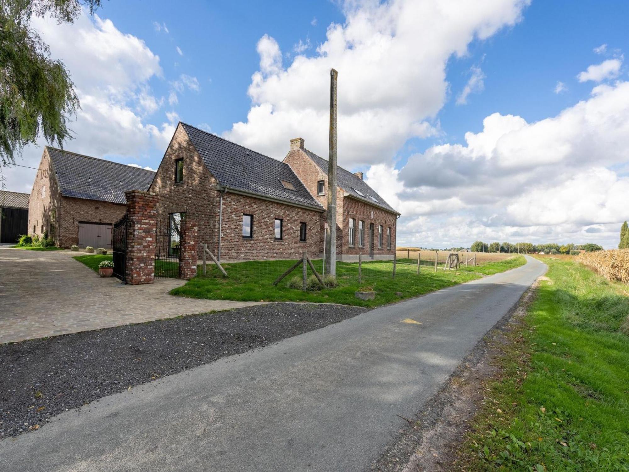 Spacious Holiday Home With Pond In Poperinge Roesbrugge-Haringe Kültér fotó