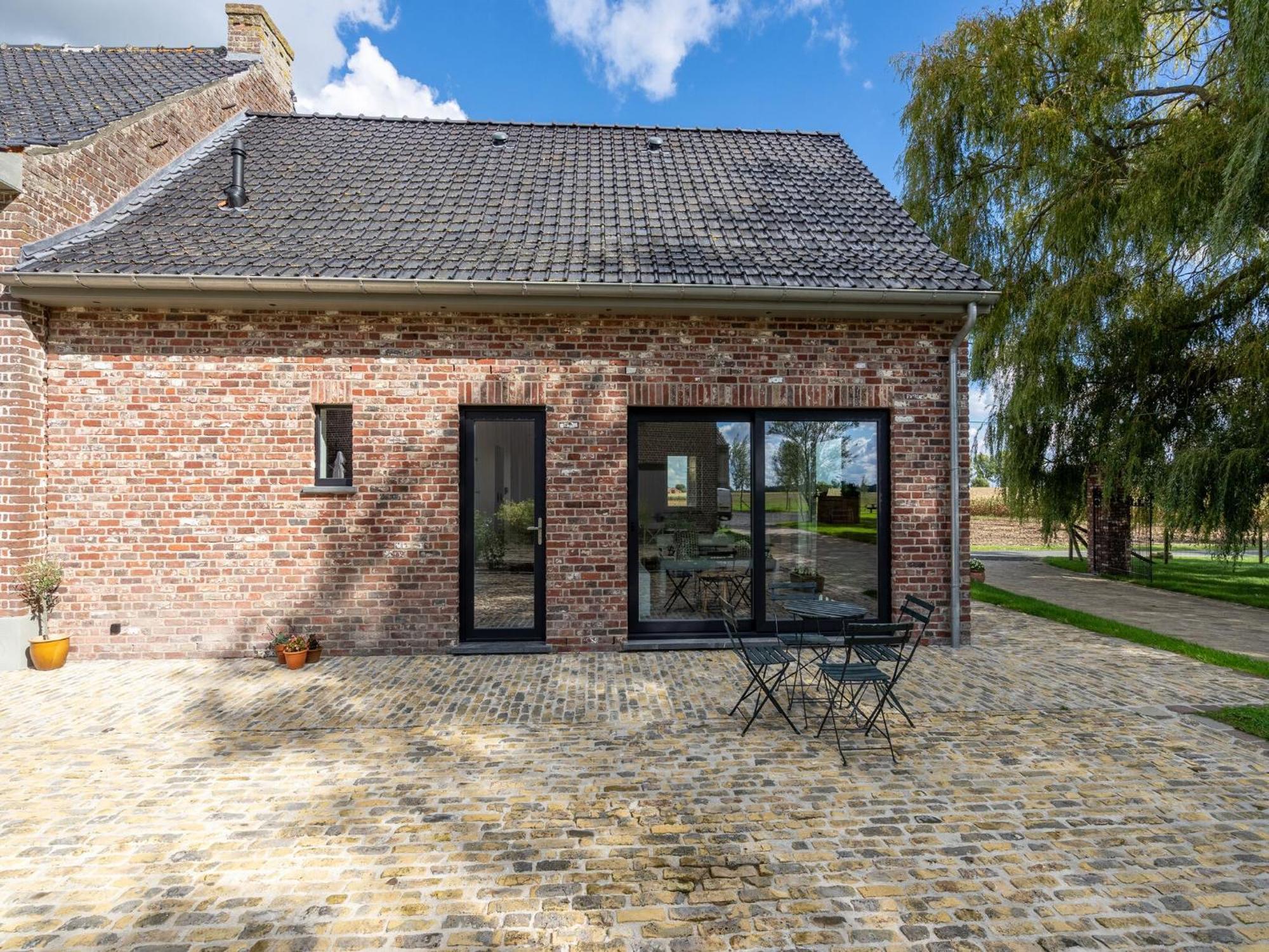 Spacious Holiday Home With Pond In Poperinge Roesbrugge-Haringe Kültér fotó